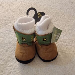 🆕️🎿John Deere Infant Cowboy Boots Booties, Sz 3/4, Green/Tan
